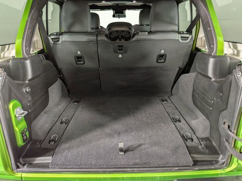 Used 2025 Jeep Wrangler Unlimited Rubicon image 11