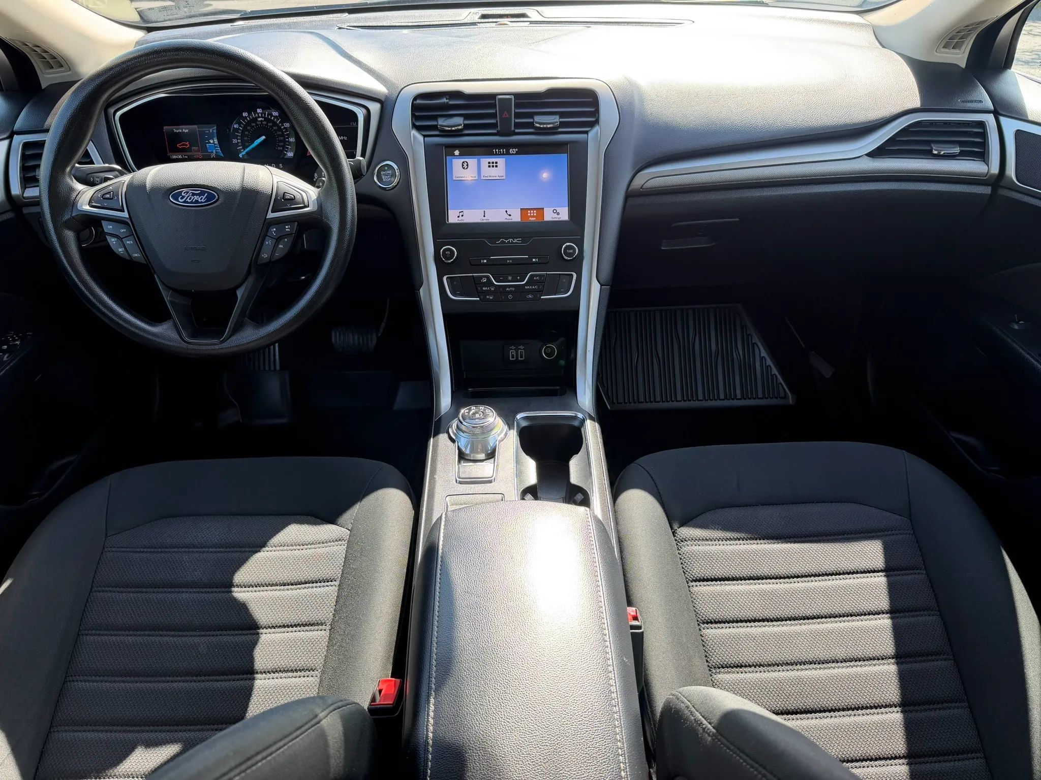 Used 2019 Ford Fusion SE FWD image 11