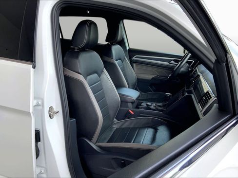 Used 2023 Volkswagen Atlas Cross Sport SEL Premium R-Line AWD/4WD image 9