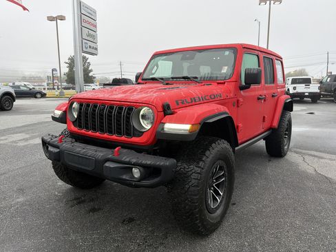 Used 2024 Jeep Wrangler Unlimited Rubicon image 2