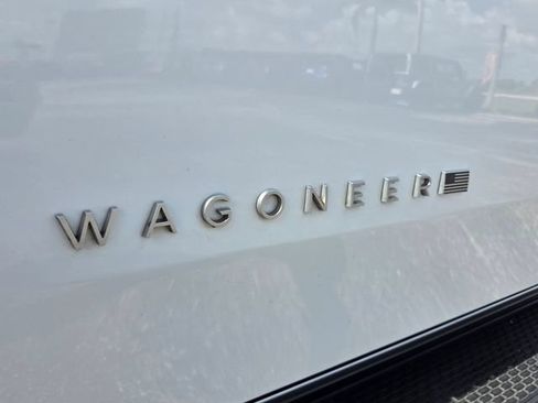 Used 2022 Jeep Wagoneer Series II RWD image 19