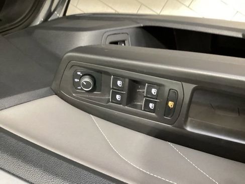 Used 2023 Volkswagen Atlas Cross Sport SE w/ Black Wheel Package AWD/4WD image 19