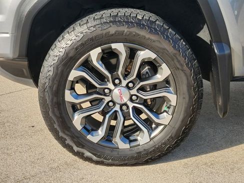 Used 2024 GMC Canyon Denali AWD/4WD image 10