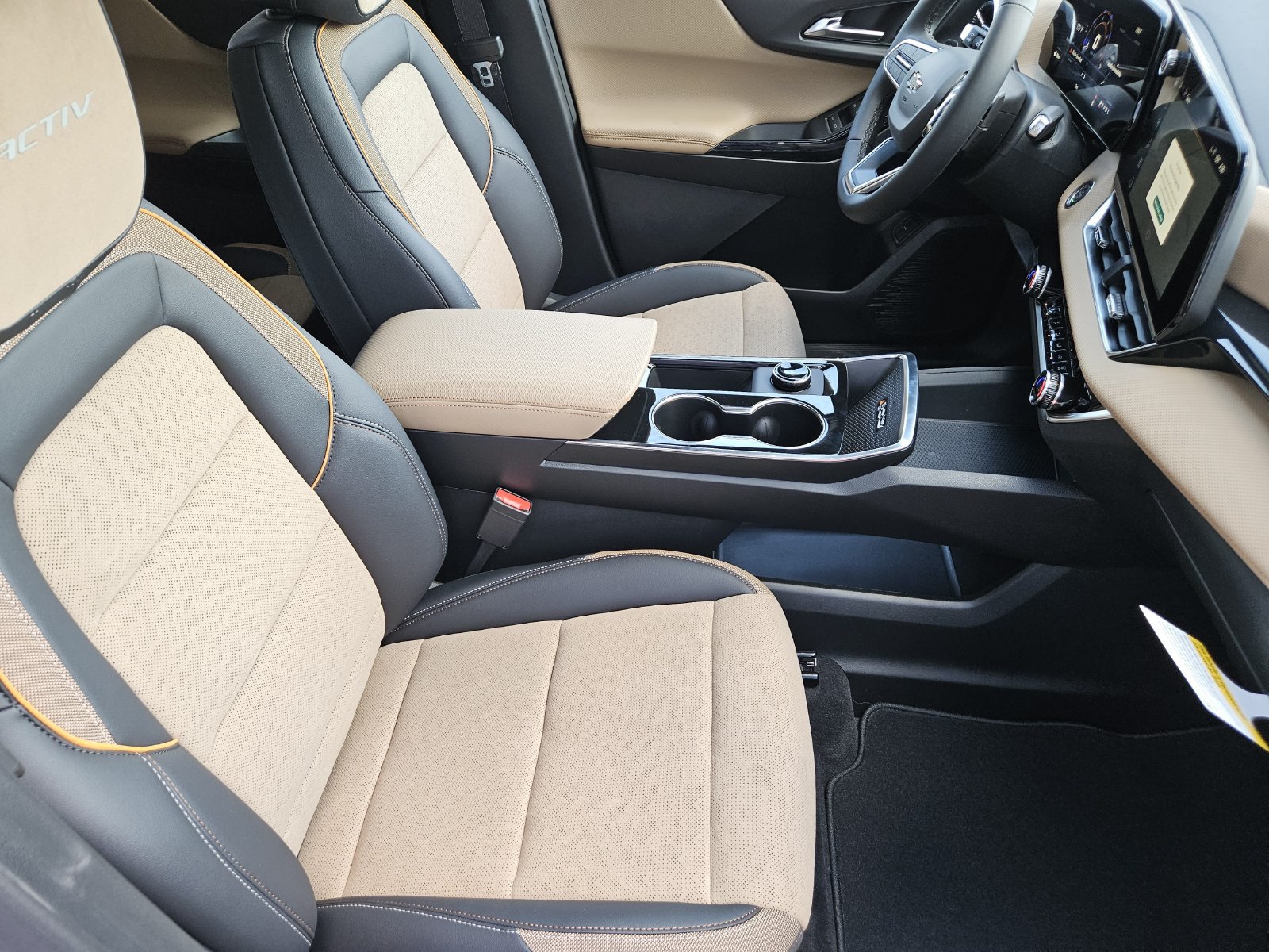 New 2027 Chevrolet Equinox ACTIV w/ Convenience Package III FWD image 16