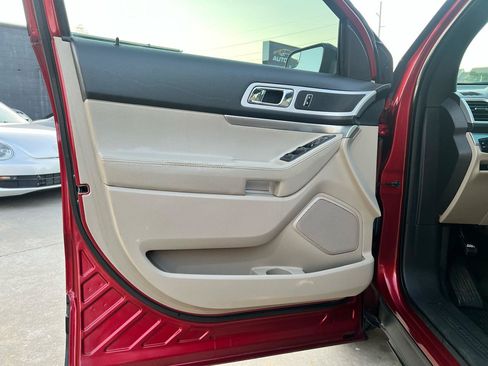 Used 2013 Ford Explorer XLT AWD/4WD image 17