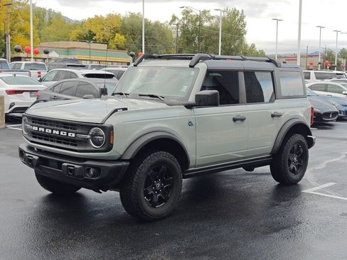 Used 2024 Ford Bronco Black Diamond image 3