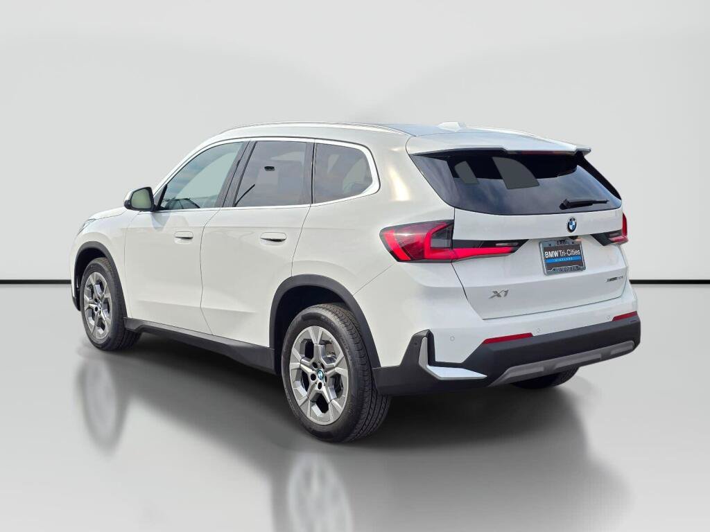 Used 2023 BMW X1 xDrive28i w/ Convenience Package AWD/4WD image 4