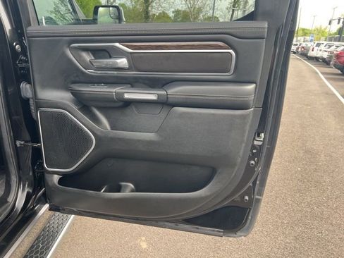 Used 2019 RAM 1500 Laramie AWD/4WD image 29