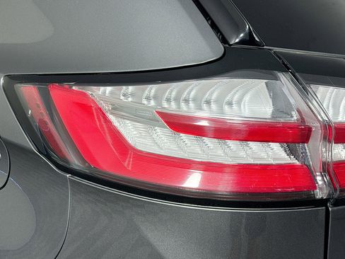 Used 2023 Ford Edge SEL image 35