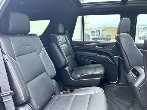 Used 2021 Cadillac Escalade Premium Luxury w/ Performance Package AWD/4WD image 20