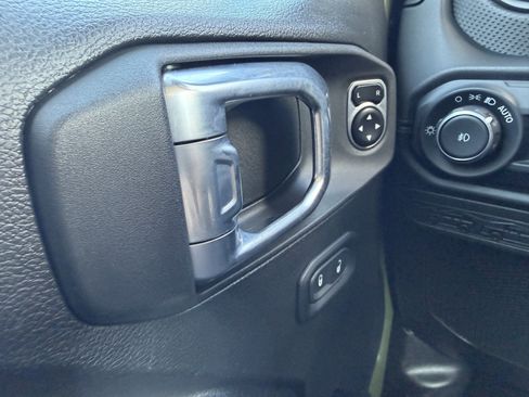 Used 2024 Jeep Wrangler Unlimited Rubicon image 17