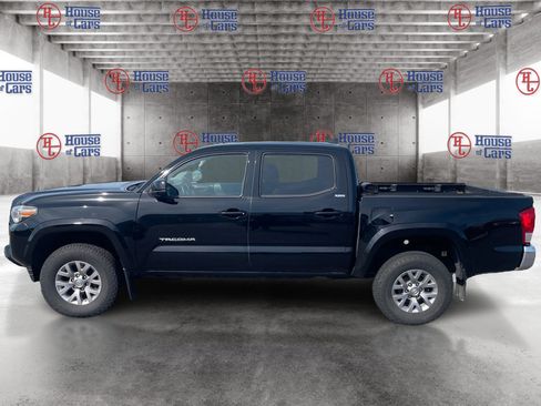 Used 2017 Toyota Tacoma SR5 w/ Tow Package AWD/4WD image 8