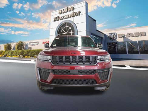 New 2026 Jeep Grand Cherokee L 4WD image 13