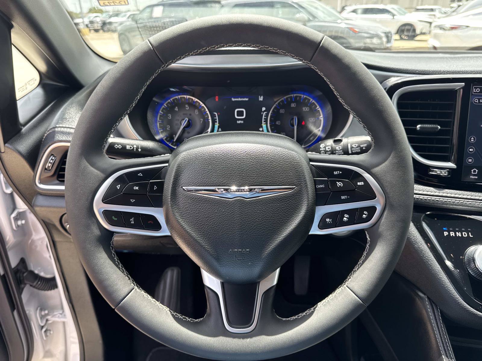 Used 2026 Chrysler Pacifica Limited FWD image 22