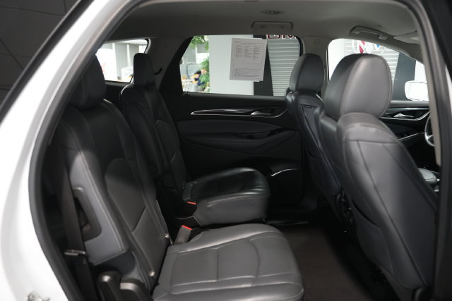 Used 2018 Buick Enclave Essence AWD/4WD image 19