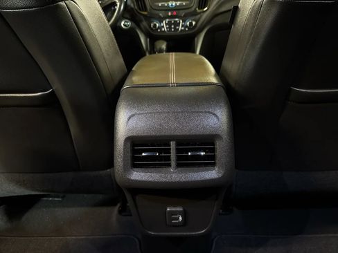 Used 2022 Chevrolet Equinox RS image 16