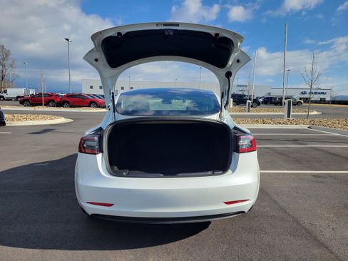 Used 2020 Tesla Model 3 Standard Range Plus image 11