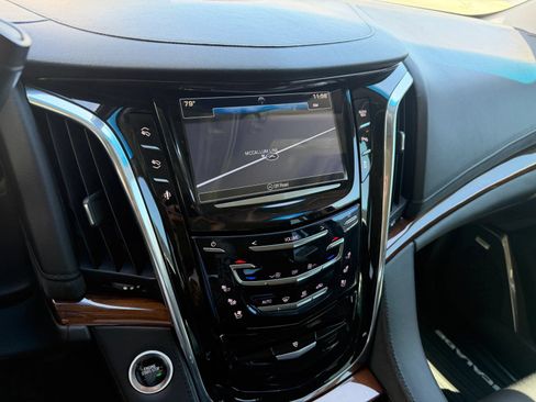Used 2016 Cadillac Escalade 2WD image 15