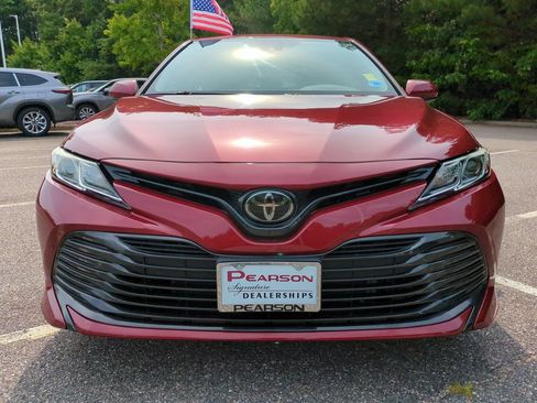 Used 2019 Toyota Camry LE FWD image 9