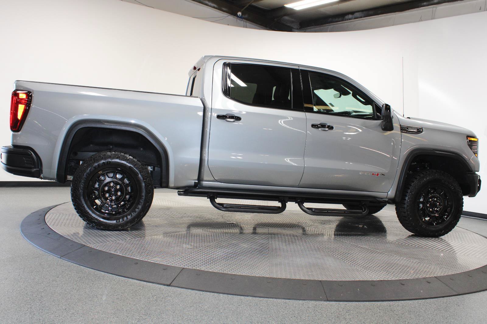 Used 2024 GMC Sierra 1500 AT4X w/ AT4X AEV Edition AWD/4WD image 13