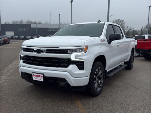 Used 2022 Chevrolet Silverado 1500 RST image 2