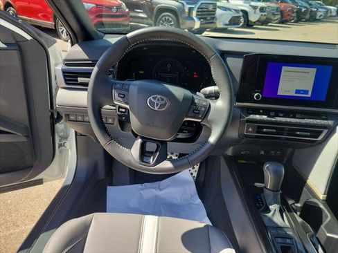 Certified 2025 Toyota Camry SE w/ Convenience Package image 17
