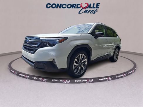 Used 2025 Subaru Forester Touring AWD/4WD image 4