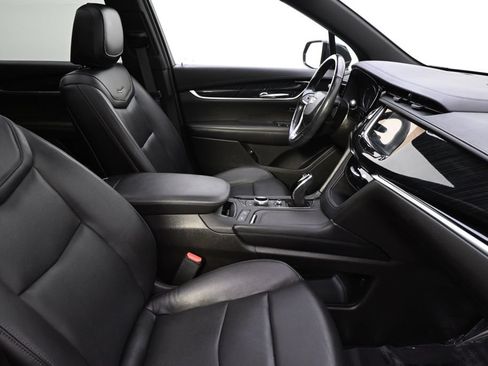 Used 2021 Cadillac XT6 Premium Luxury AWD/4WD image 16