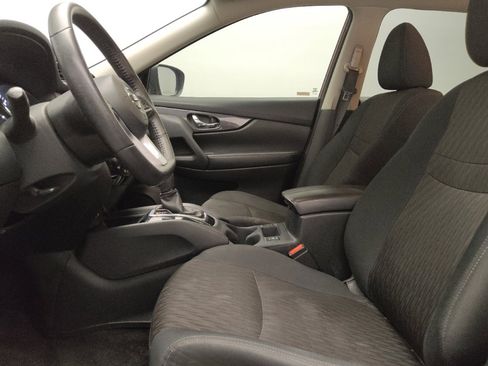 Used 2020 Nissan Rogue SV FWD image 17