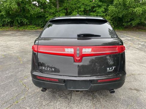 Used 2013 Lincoln MKT AWD image 3