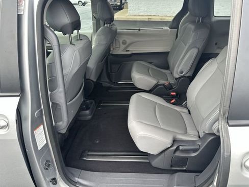 Used 2024 Toyota Sienna XLE image 13