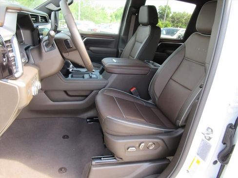 New 2026 GMC Sierra 2500 Denali w/ Denali Reserve Package AWD/4WD image 18