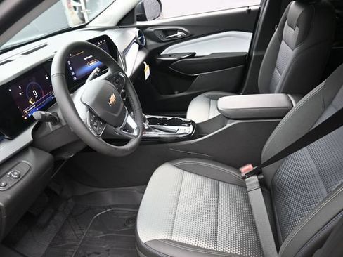 New 2026 Chevrolet Trax LT w/ LT Convenience Package FWD image 8