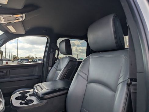 Used 2024 RAM 2500 Tradesman w/ Chrome Appearance Group image 20