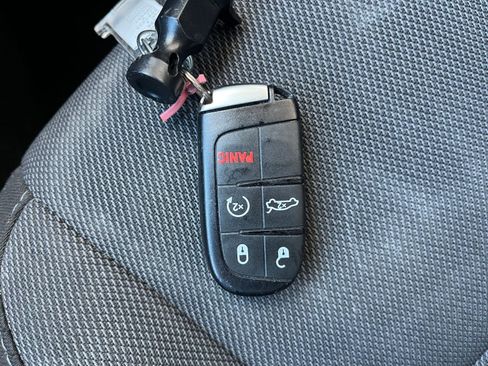 Used 2022 Dodge Charger SXT image 22