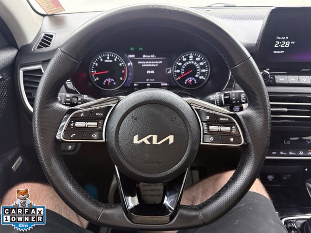 Used 2023 Kia Seltos SX w/ SX Sunroof Package AWD/4WD image 24