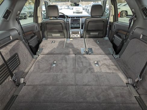 Used 2018 Land Rover Discovery HSE image 49