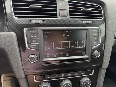 Used 2017 Volkswagen GTI S FWD image 15