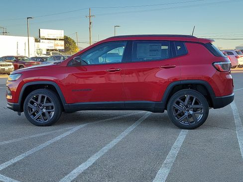 New 2026 Jeep Compass Latitude image 2