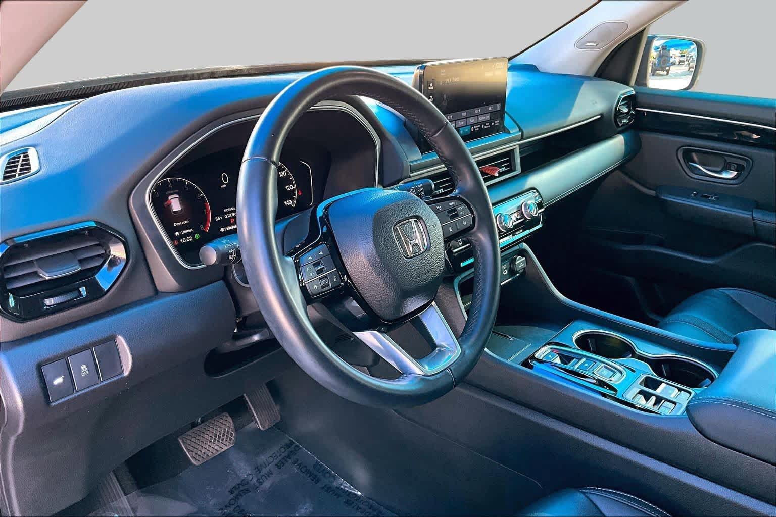 Used 2024 Honda Pilot Touring image 17