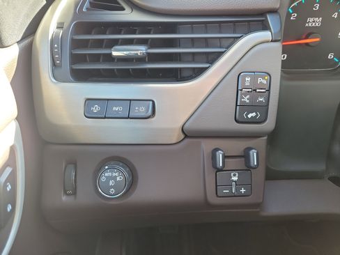 Used 2017 GMC Yukon Denali w/ Open Road Package image 27