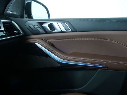 Used 2025 BMW X5 xDrive40i w/ Executive Package image 27