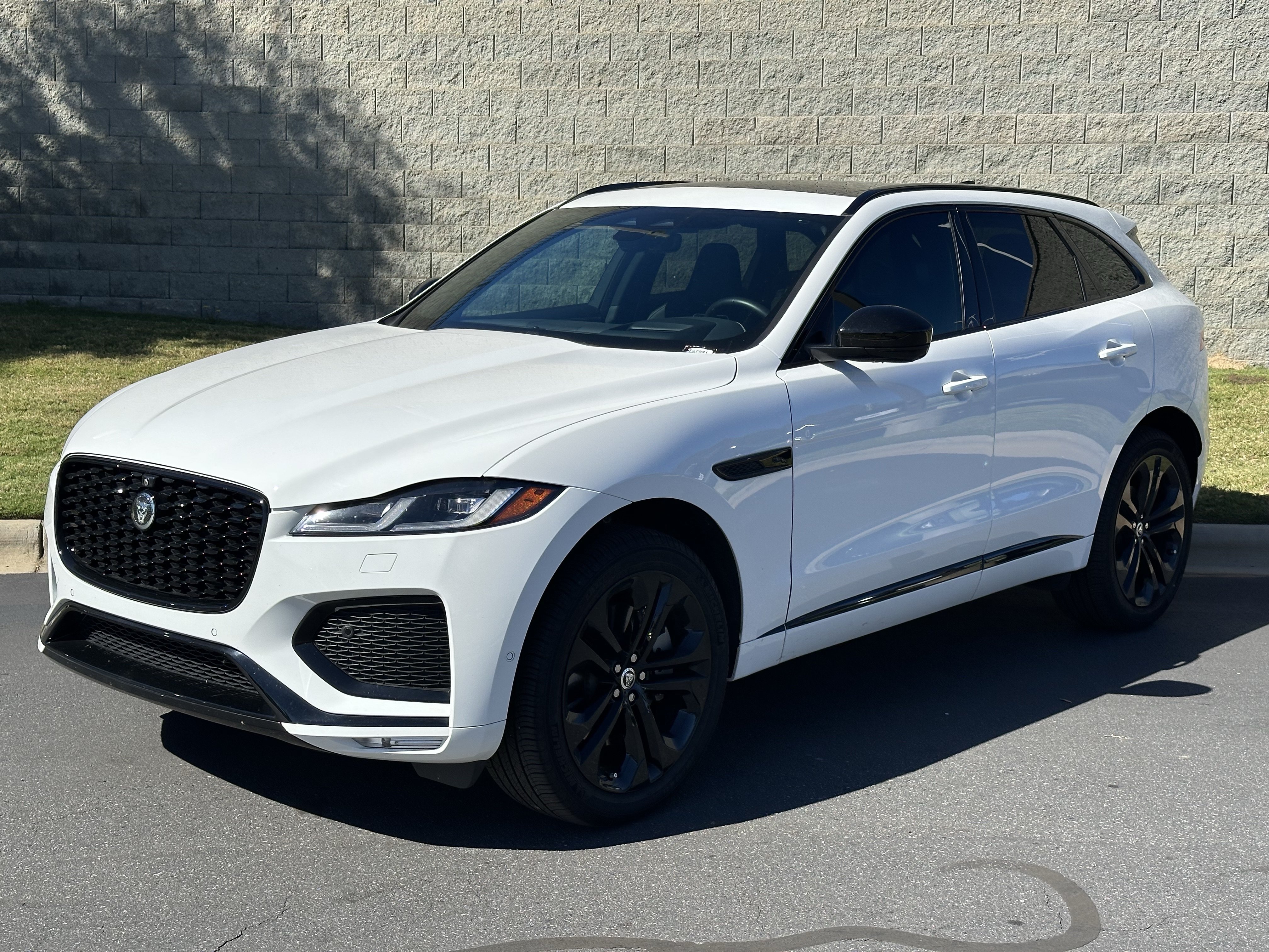 Used 2026 Jaguar F-PACE R-Dynamic S AWD/4WD image 2
