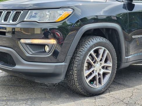 Used 2018 Jeep Compass Latitude w/ Popular Equipment Group AWD/4WD image 7
