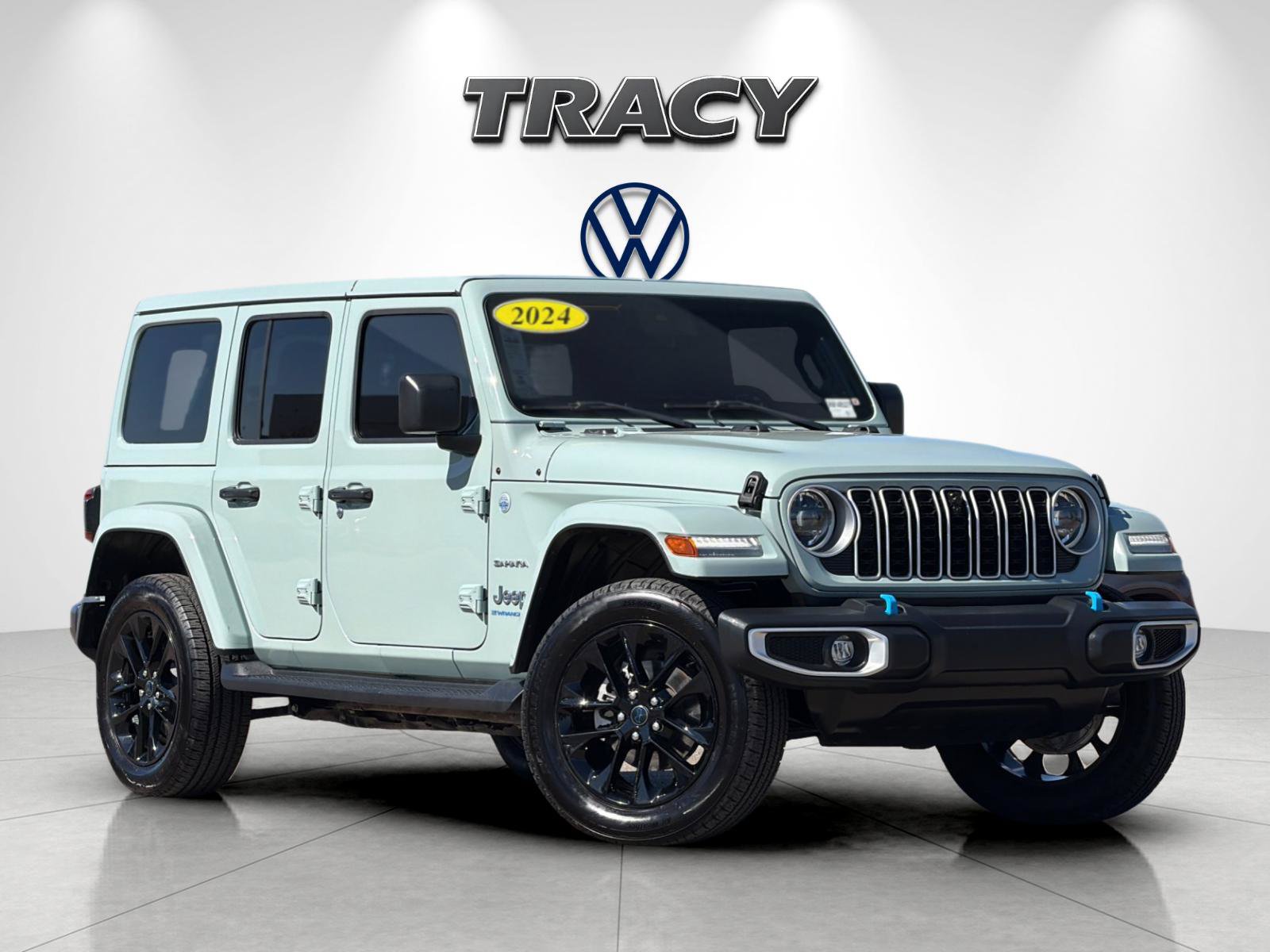 Used 2024 Jeep Wrangler Unlimited Sahara w/ Technology Group AWD/4WD image 2