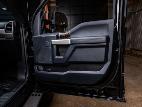 Used 2022 Ford F250 Lariat w/ Tremor Off-Road Package image 33