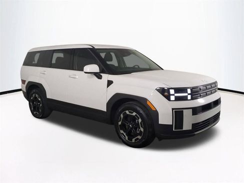 Certified 2025 Hyundai Santa Fe SE image 2