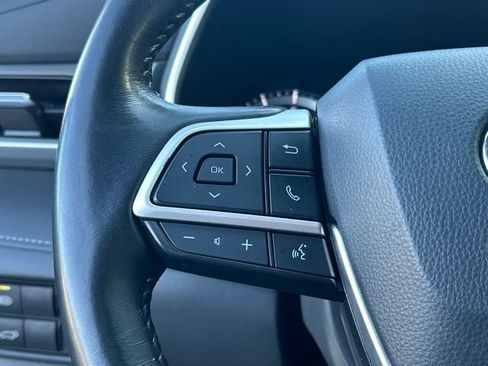 Used 2022 Toyota Highlander XLE AWD/4WD image 57