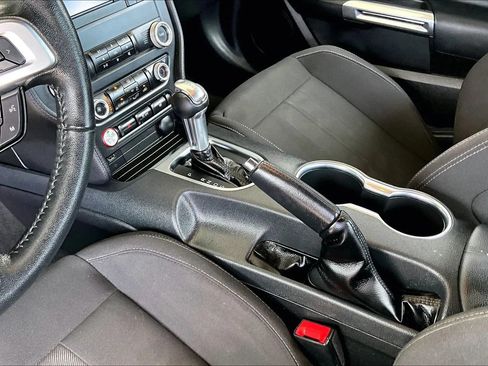 Used 2022 Ford Mustang Coupe RWD image 15