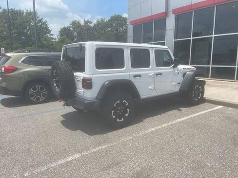Used 2025 Jeep Wrangler Unlimited Rubicon w/ Safety Group AWD/4WD image 10